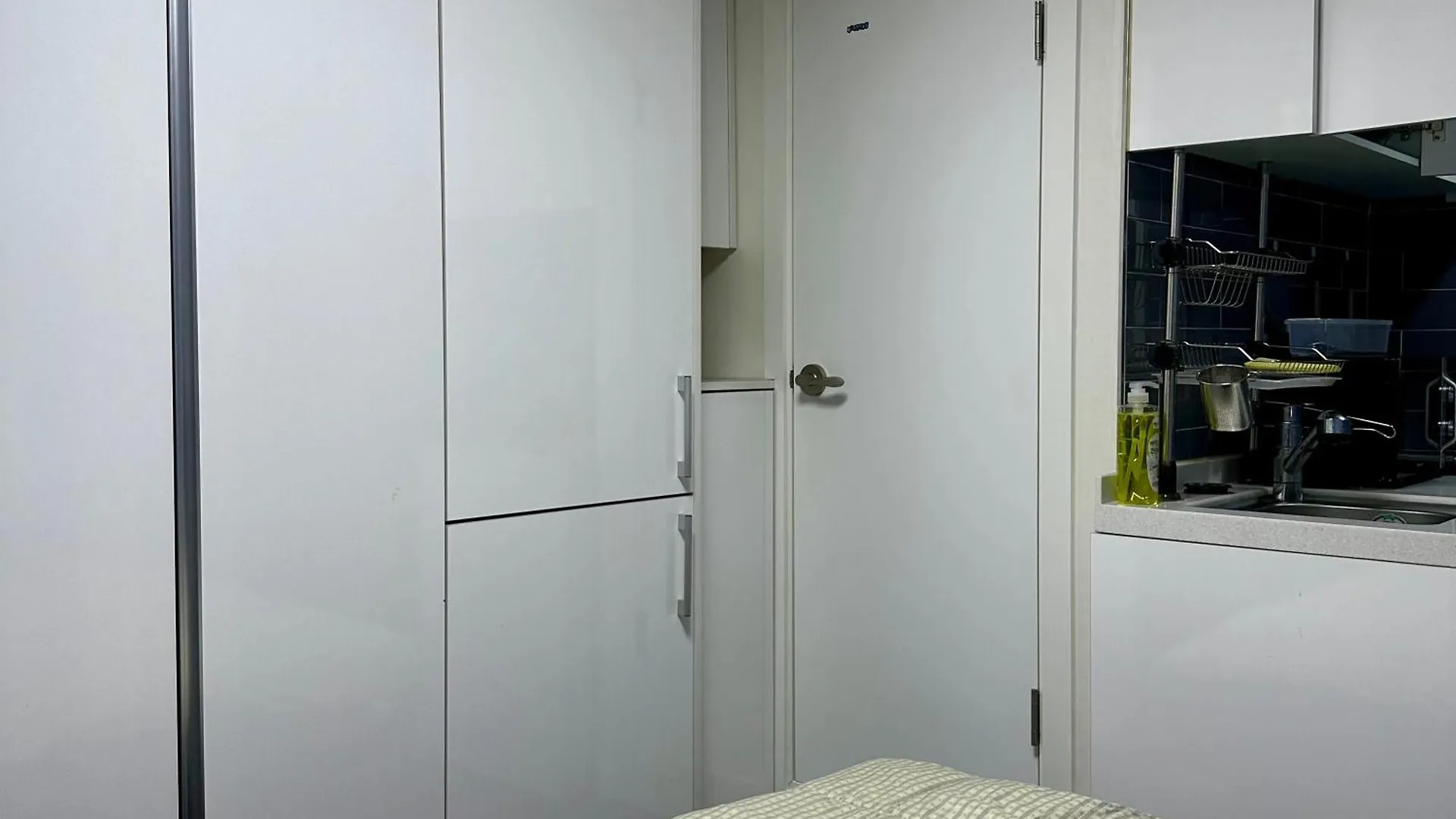 Cozy Studio Near Sadang Station Seoul