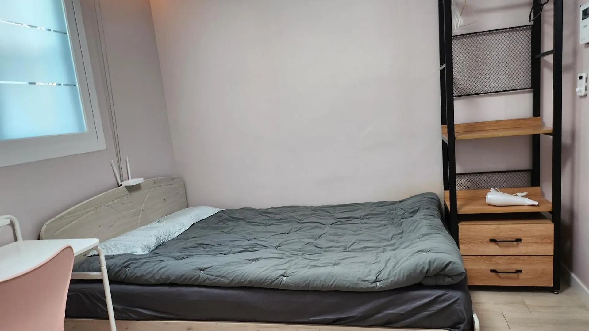 Cozy Studio Near Sadang Station Seoul