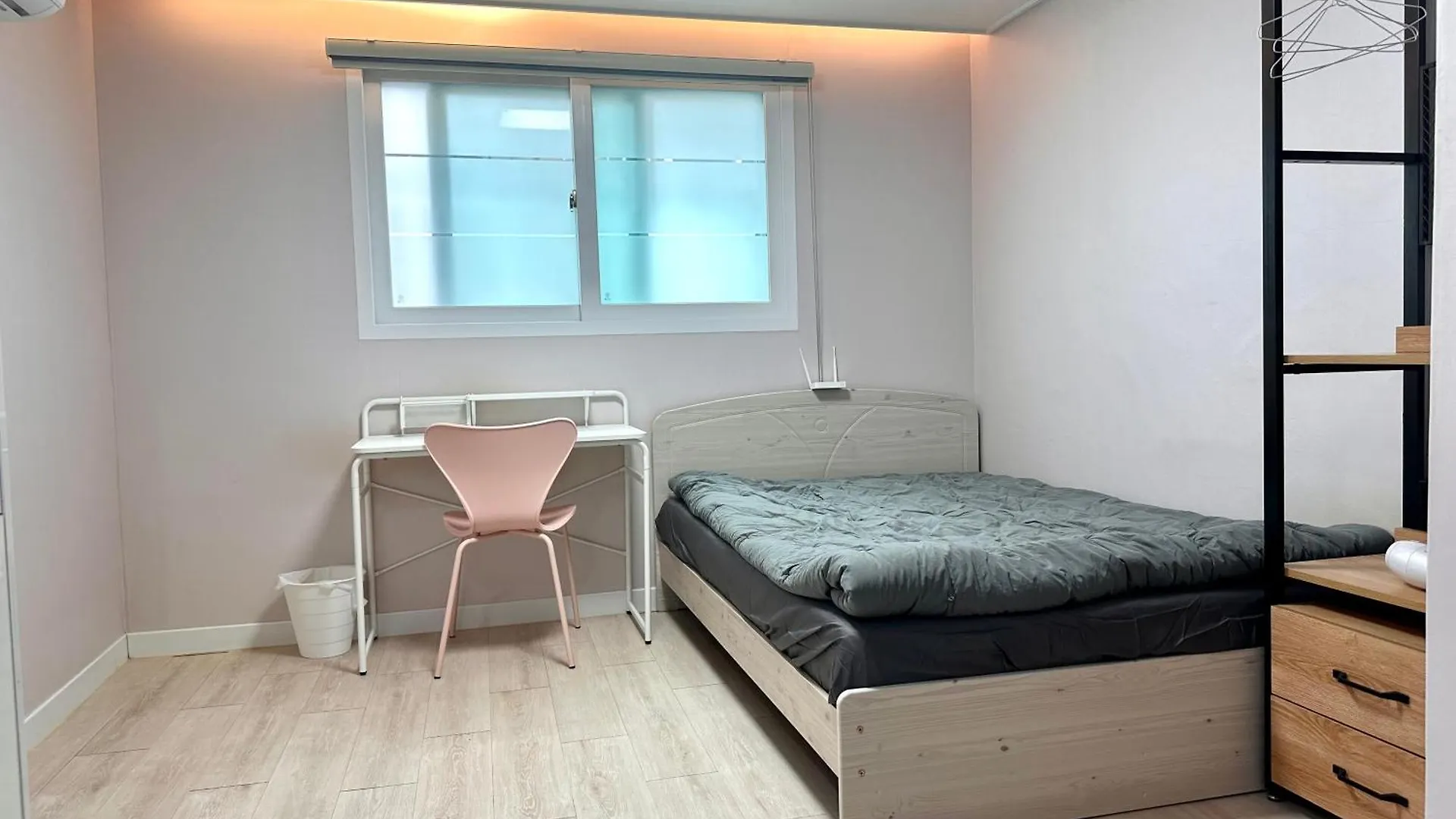Cozy Studio Near Sadang Station Seoul